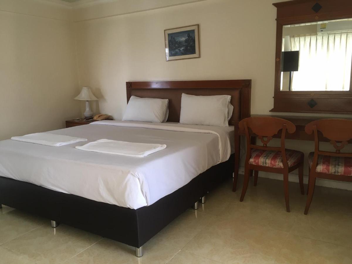 Jumbotel Hotel Bangkok Bagian luar foto