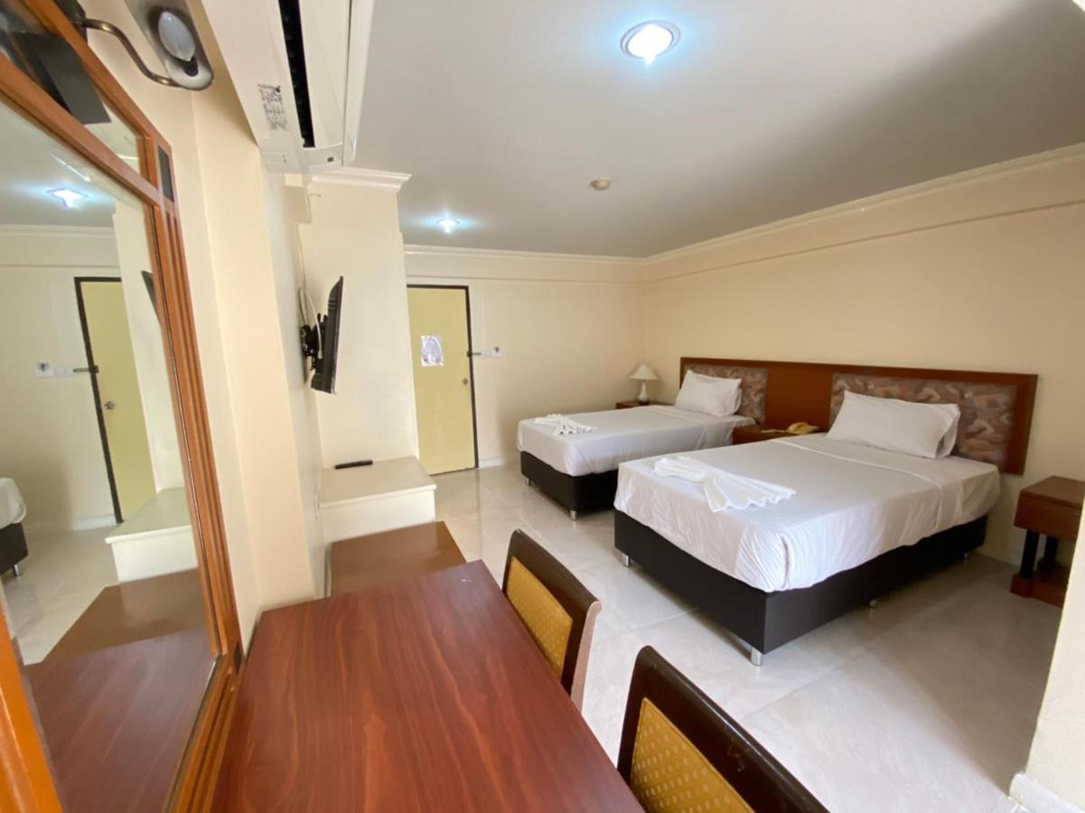Jumbotel Hotel Bangkok Bagian luar foto