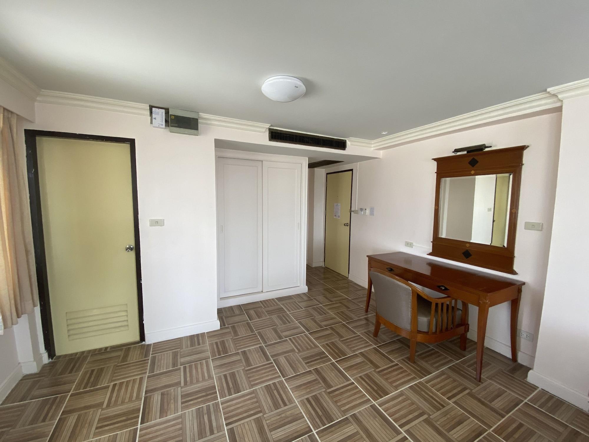 Jumbotel Hotel Bangkok Bagian luar foto