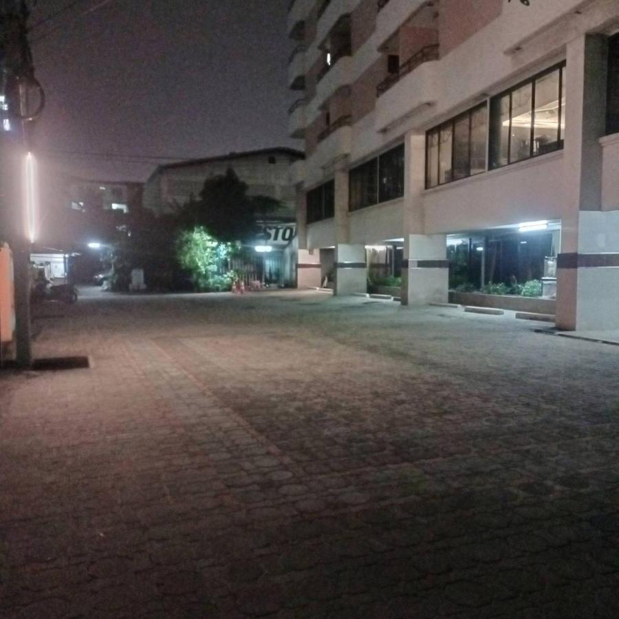 Jumbotel Hotel Bangkok Bagian luar foto