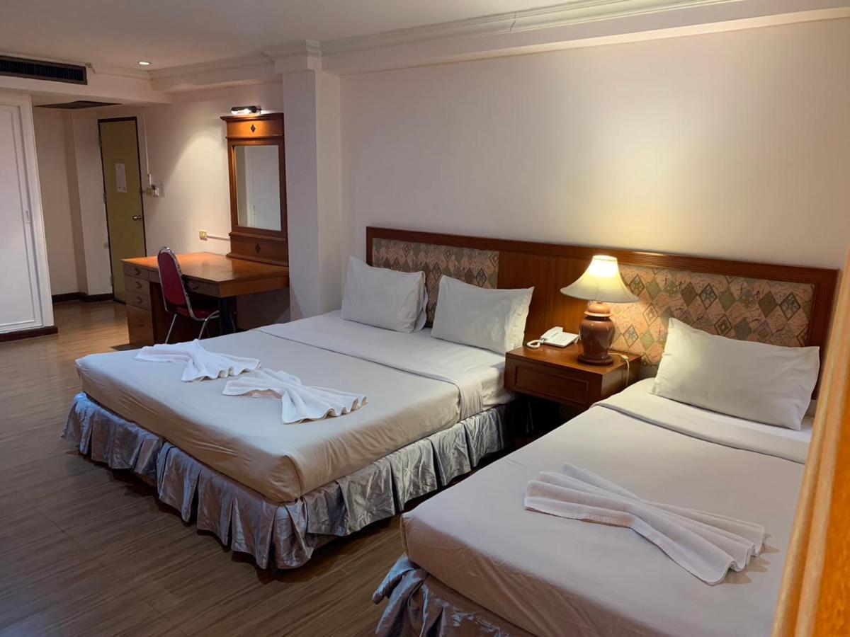Jumbotel Hotel Bangkok Bagian luar foto